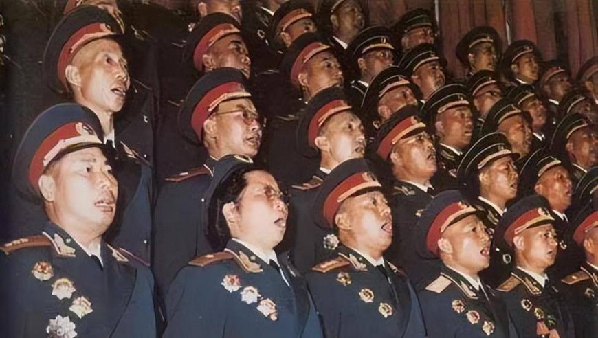 老人老奇人最准资料,打铁花表演朝人群打？当地回应,最新核心解答落实_AndroidV1.77